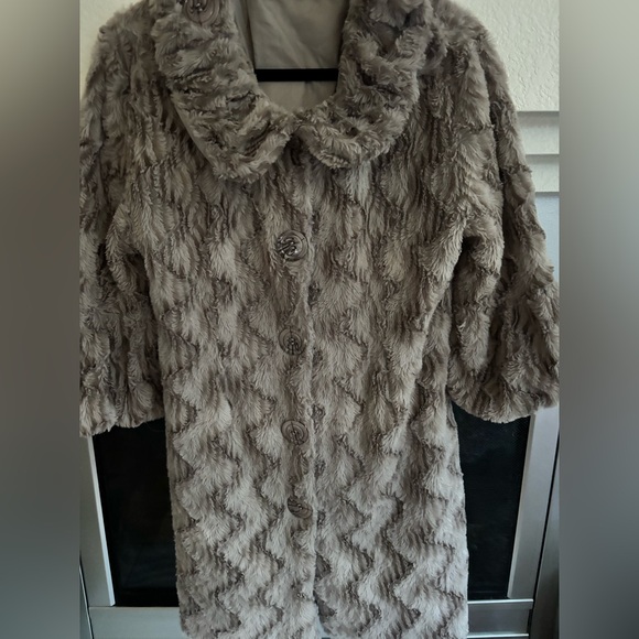 Papillon Blanc Textured Teddy Jacket - Gray Taupe MEDIUM - Picture 4 of 7